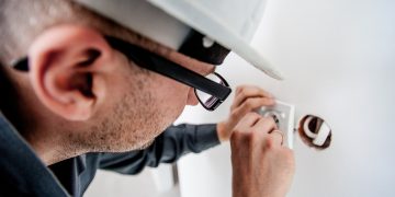 Electricistas sin matrícula ¿competencia desleal o necesidad del mercado