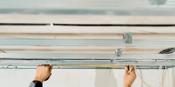 ¿Qué tipo de canaleta usar en ambientes húmedos o cocinas?